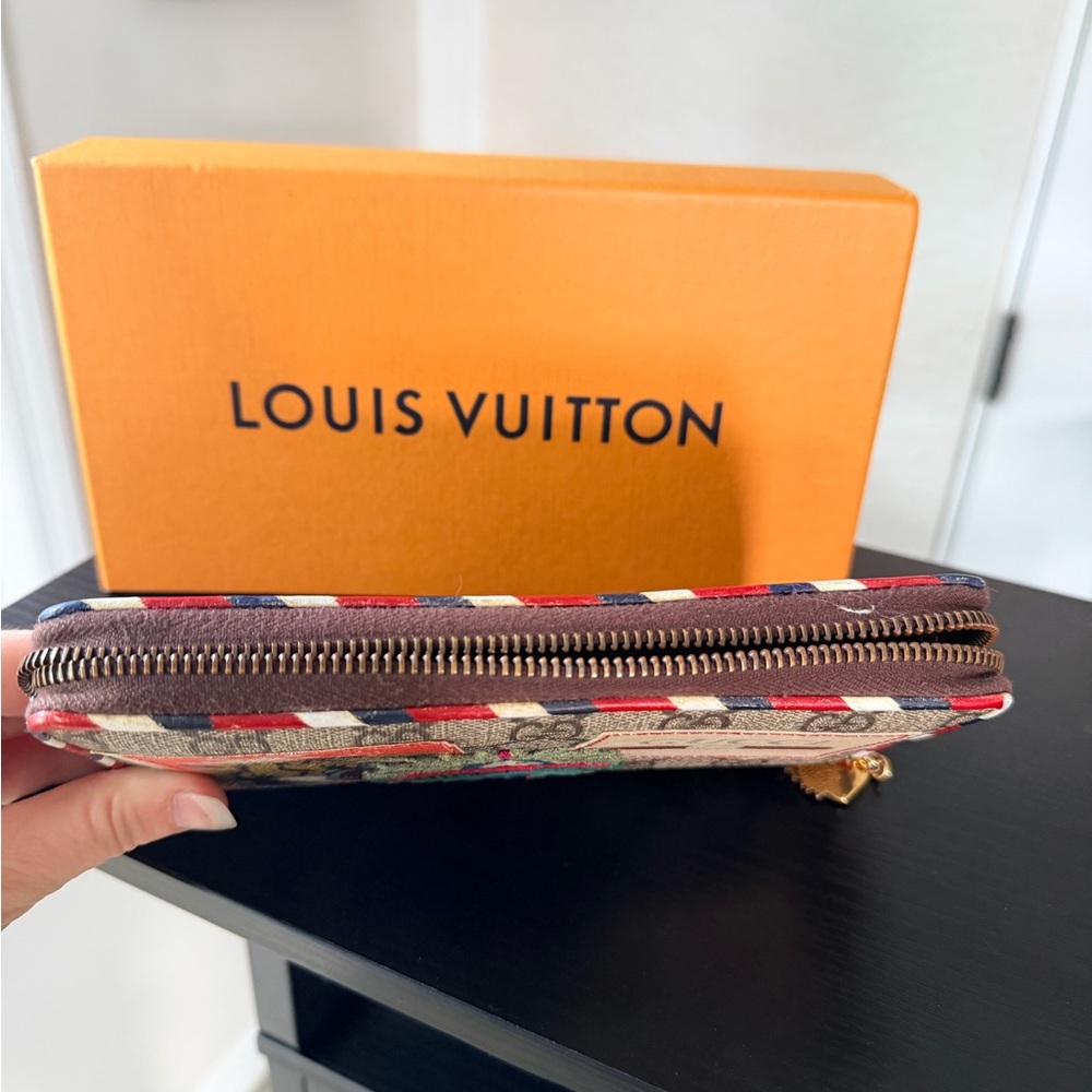 LE Gucci Multicolor Wallet Embroidered UFO Tiger - Picture 7 of 11